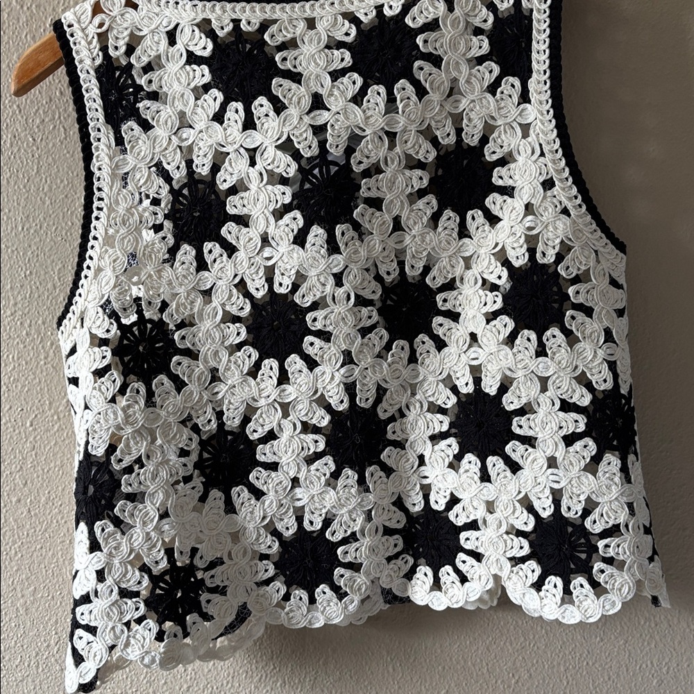 Mint Velvet Crocheted Vest Black Off-White Medium Button up Scalloped Edges NWT - Picture 8 of 9